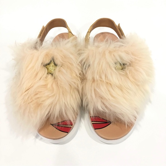 UGG PUNKI FURRY SANDALS -NATURAL FLUFFY SHEEPSKIN -BIG KIDS US 4 -NEW - Picture 3 of 9